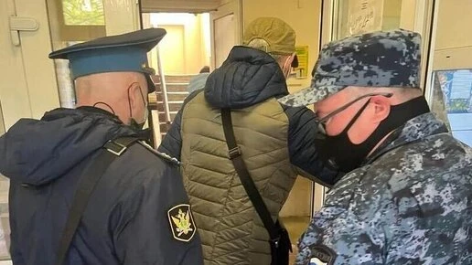 Новосибирца с туберкулезом отправили на лечение с помощью приставов