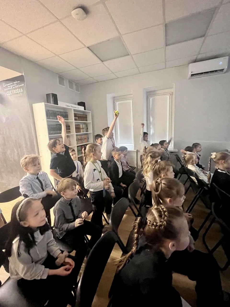 Советская мультипликация 📺  😍 На этой неделе ученики 1 класса «Б» и 2 класса «Г» вместе с классными 