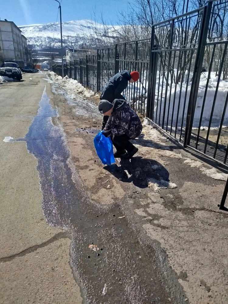 25 апреля — порядок своими руками! 💪🌿  Сегодня наша гимназия вышла на традиционный весенний субботни