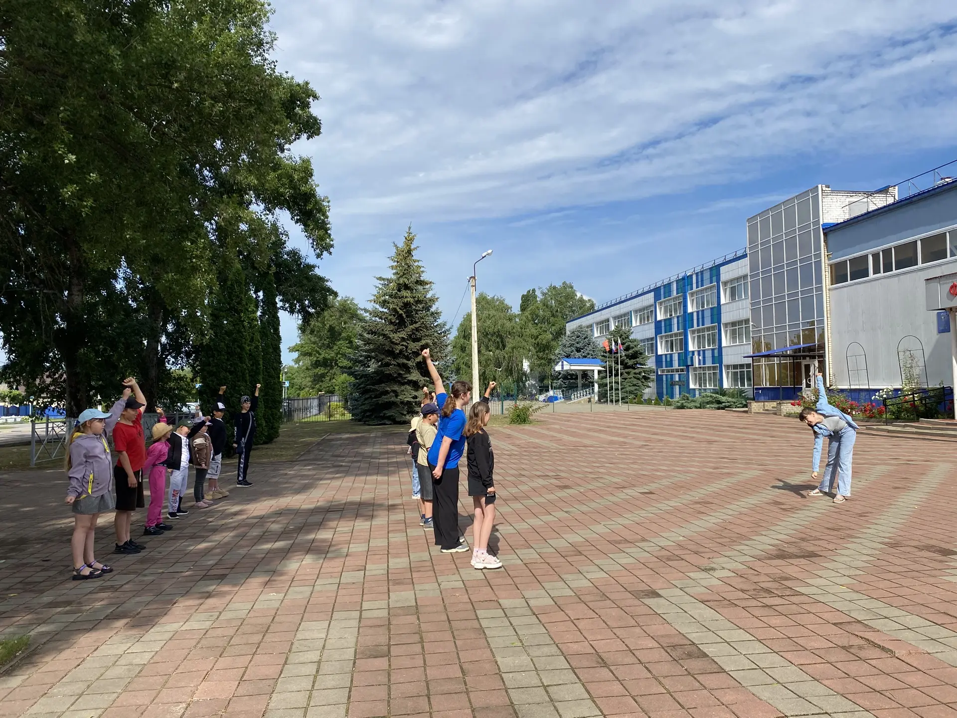 Тринадцатый день в детском школьном оздоровительном лагере с дневным пребыванием "Огонёк" и лагере т