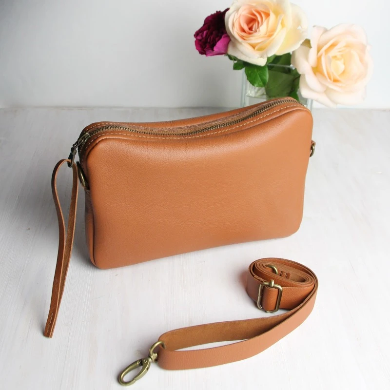 Сумка «Оптима» от Nat Leather — компактная, но вместительная.