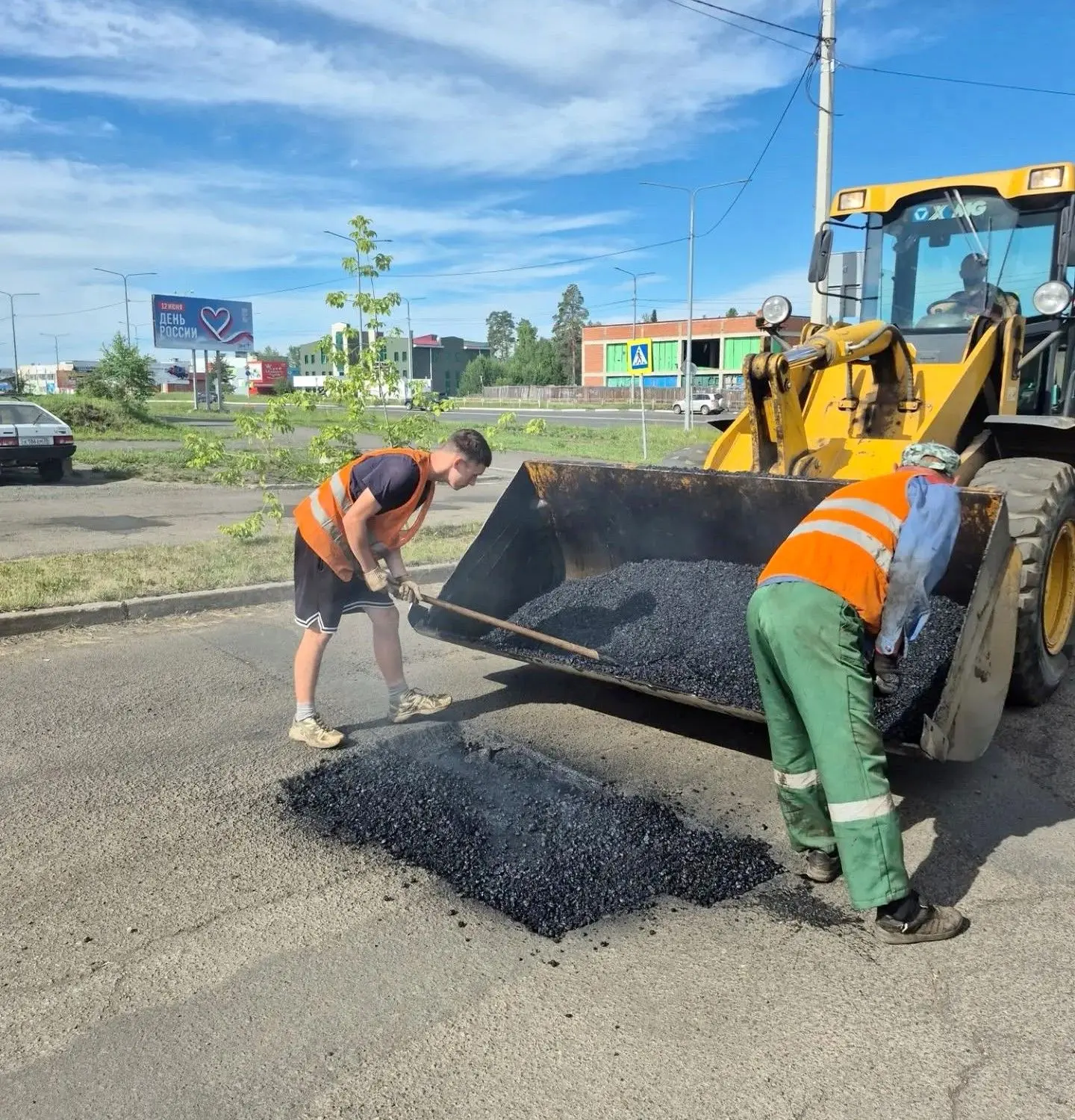 Дорожные работы продолжаются в Усть-Илимске 🚧