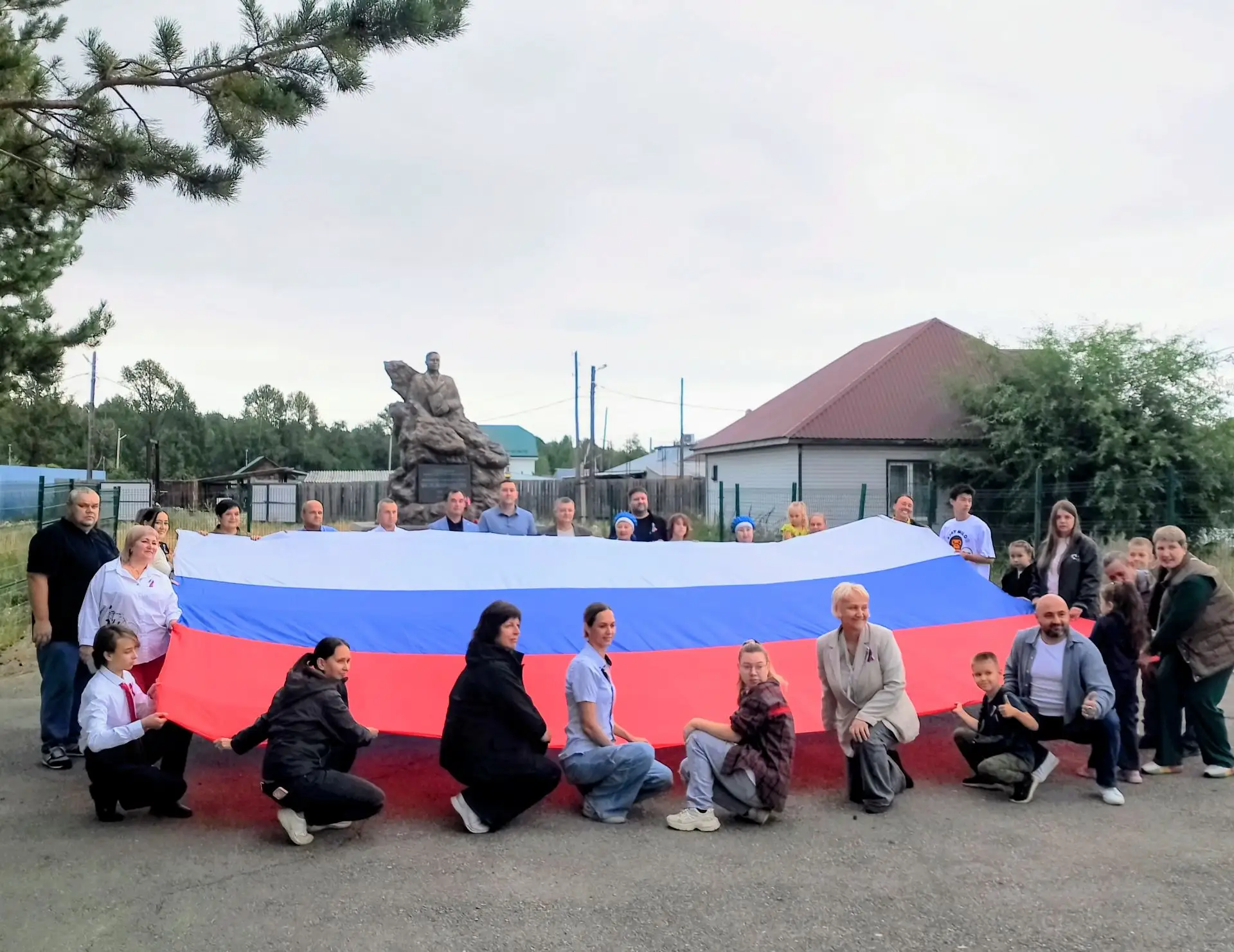 Сегодня на площади Баклашинского дома культуры прошло торжественное  мероприятие, посвя...