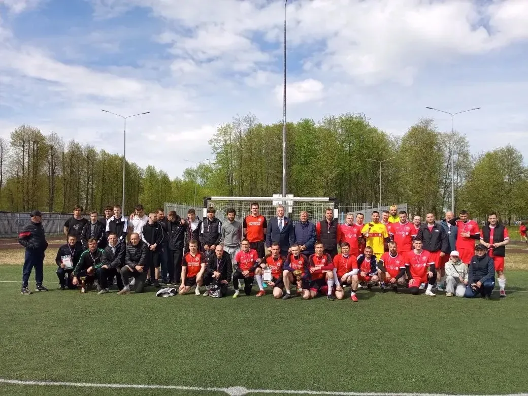 ⚽️ Традиционный турнир по футболу ко Дню Победы прошёл в Камешковском округе  10 мая собрались коман