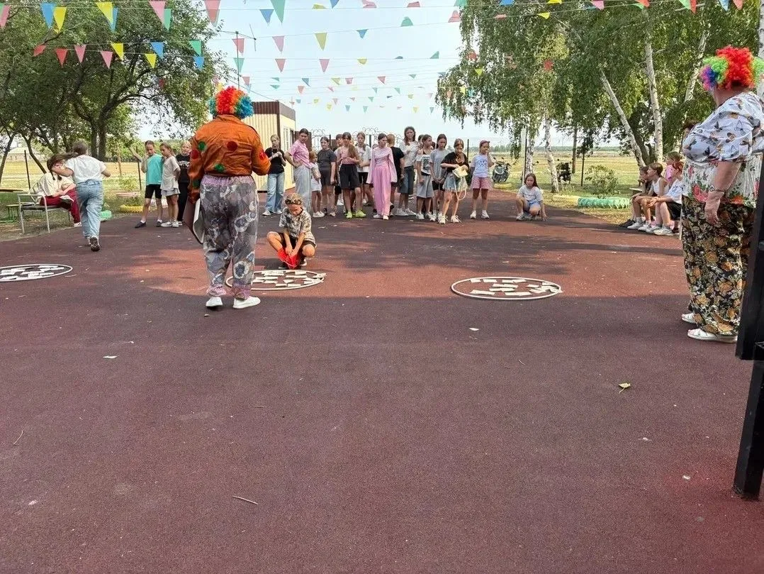 🤡 «Летнее притяжение»: веселое путешествие в «Зеленую рощу»!
Сегодня, 16 июля 2026 года, работники 