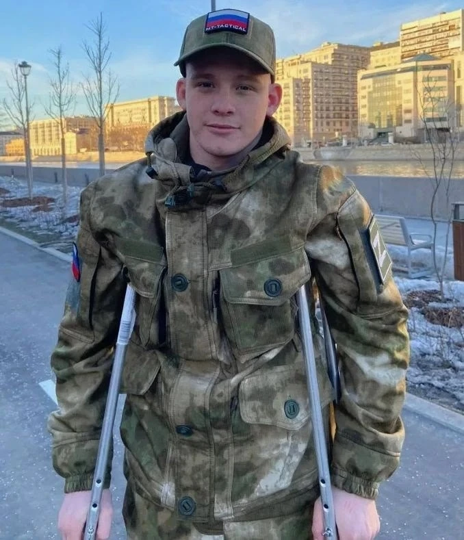 «Бегите, я их задержу»: 19-летний боец спас товарищей ценой собственного здоровья