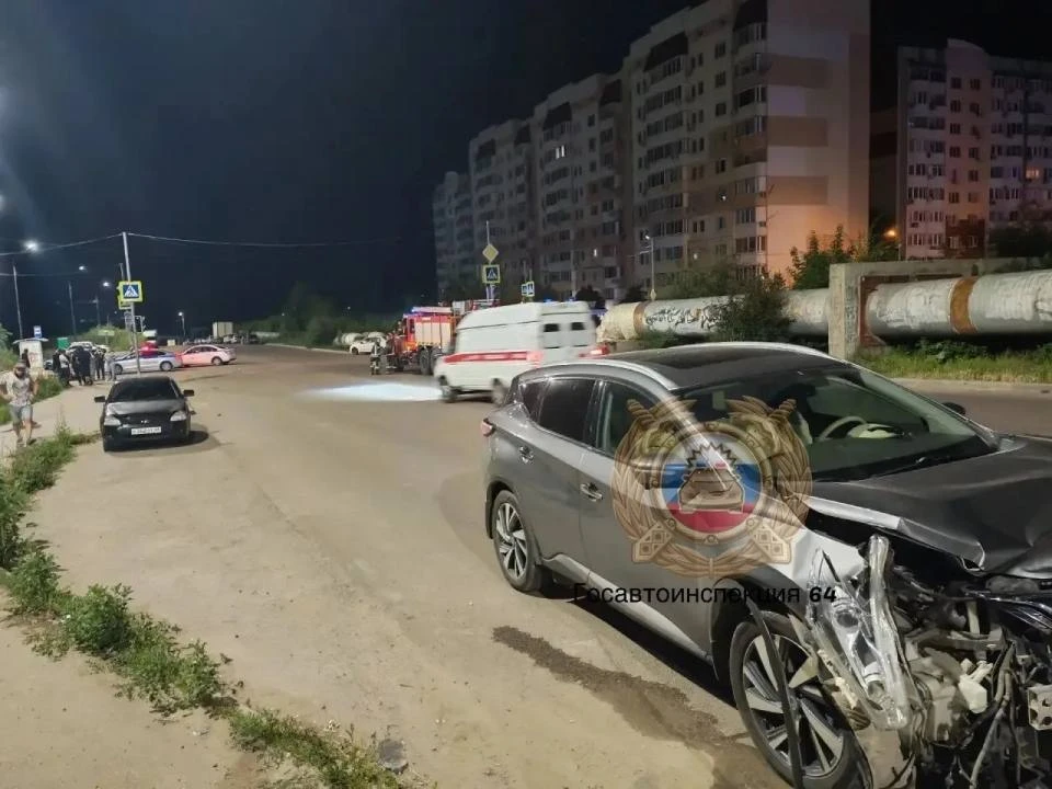 В Кировском районе Саратова минувшей ночью произошло ДТП с участием питбайка и кроссовера