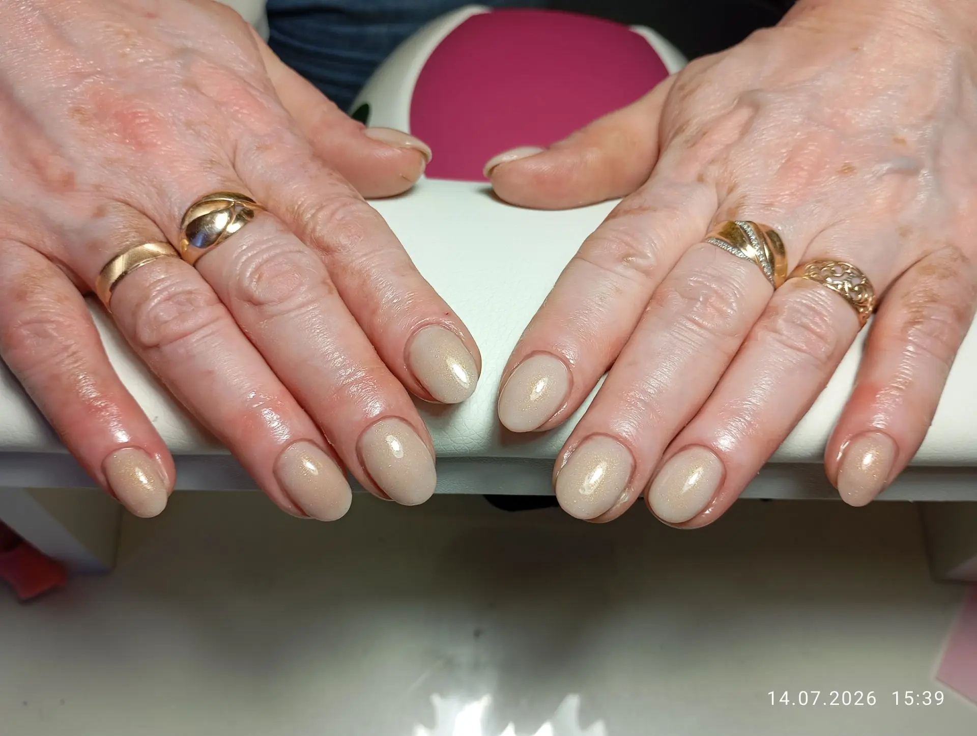 Поменяли форму с ⚪ на ◻️. И френч сюда вписался как нельзя лучше❤💅