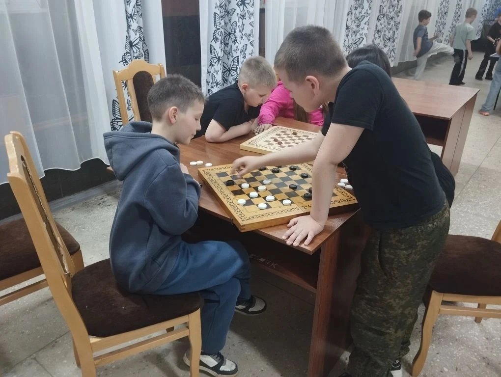 На весенних каникулах наши ребята отдыхают в санатории Качалинский. Спортивные каникулы - это КЛАССН