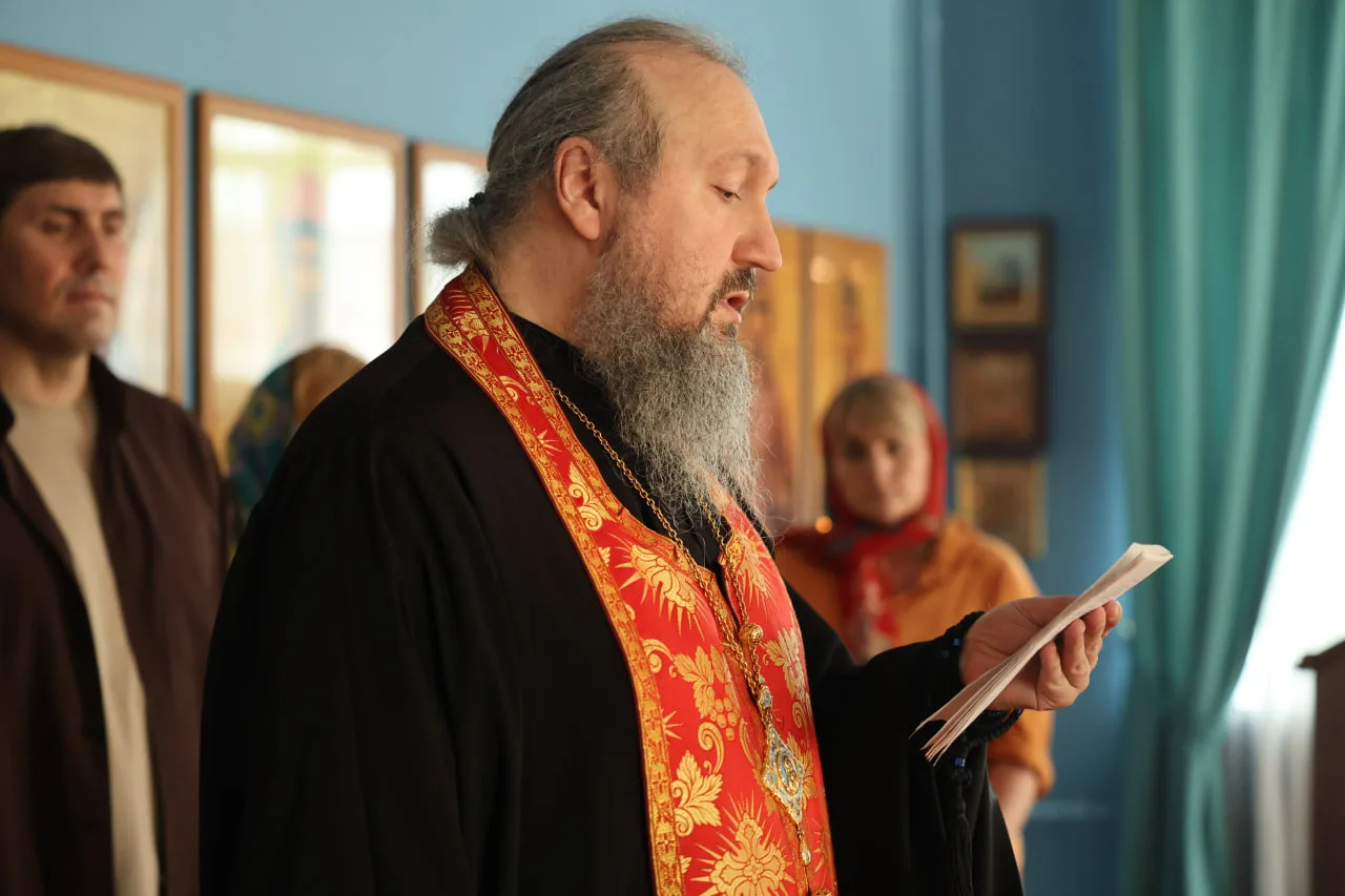 В составе делегации митрополита Варфоломея посетил штаб 41-й гвардейской общевойсковой ...