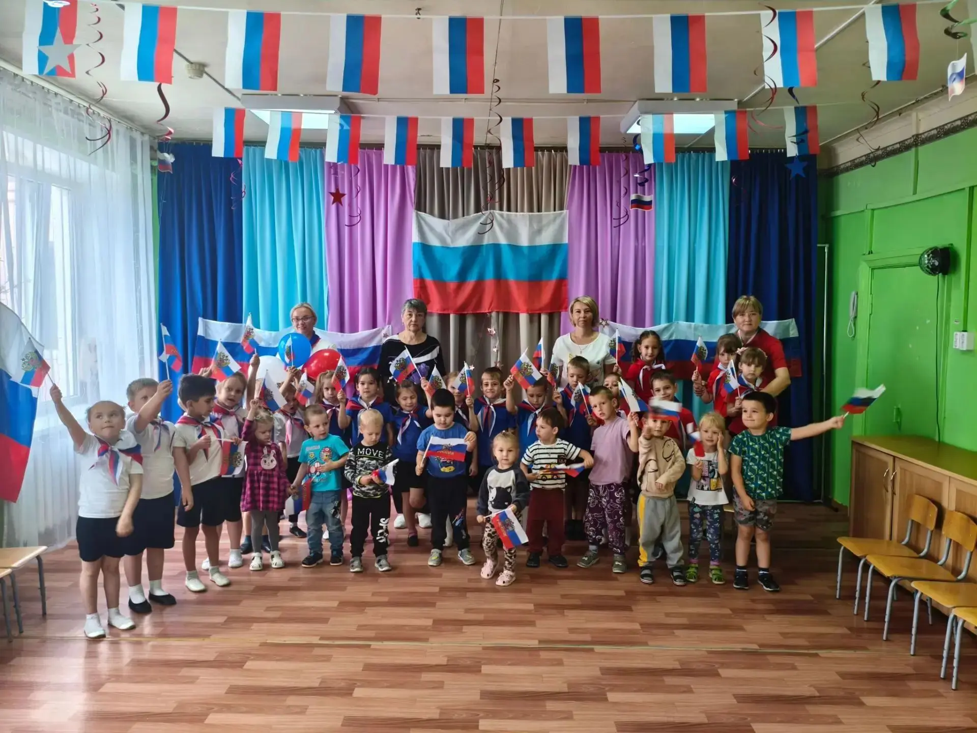 ДЕНЬ РОССИЙСКОГО ФЛАГА! 🇷🇺