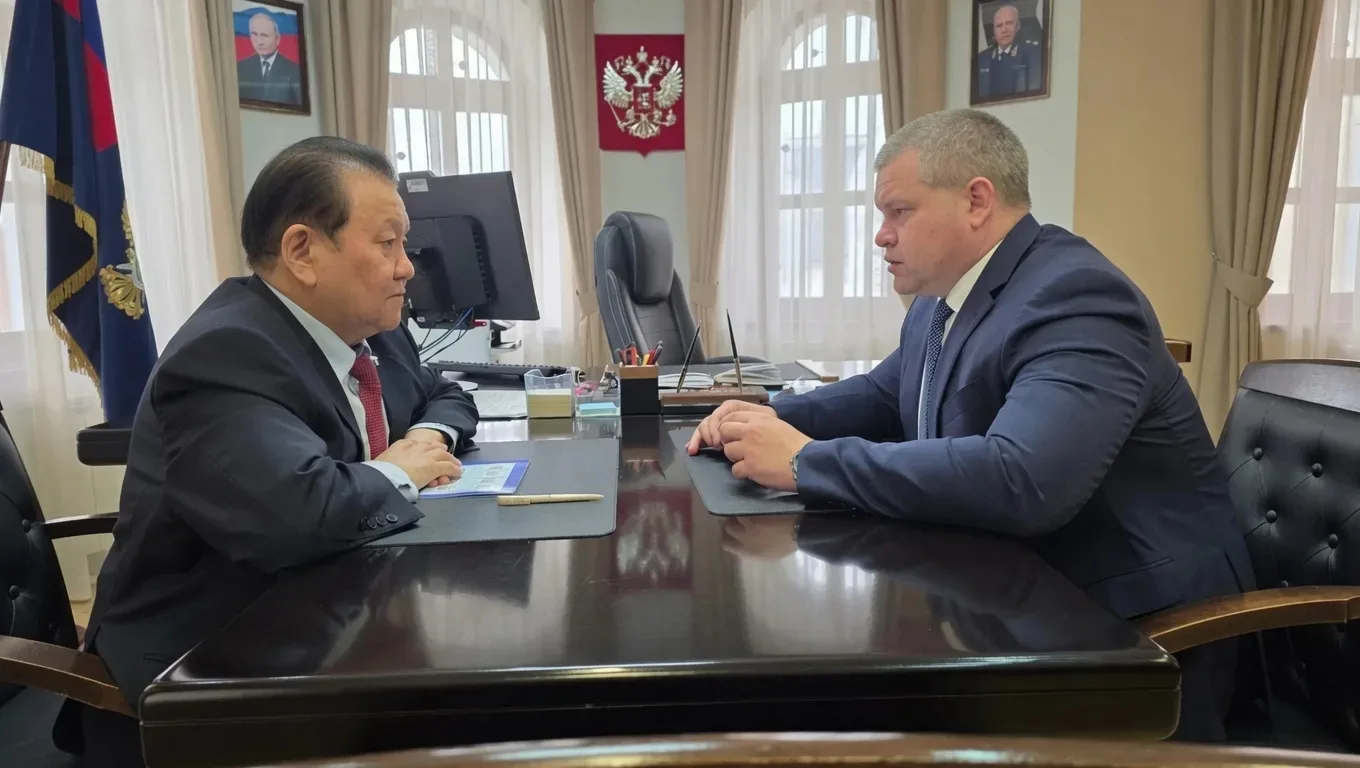 Сегодня встретился с Прокурором Республики Саха (Якутия) Сергеем Николаевичем Дябкиным. 

У меня был