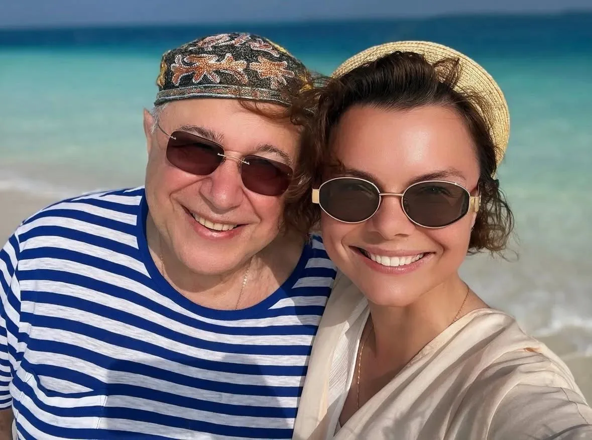 🏝️ Малолетние дети Петросяна отдыхают без родителей в Сочи

Об этом рассказала жена юмориста Татьян
