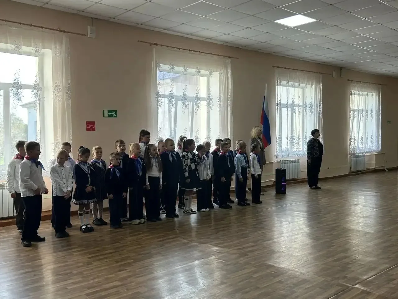 👫Торжественная линейка и «Разговоры о важном»: память о подвиге Ленинграда