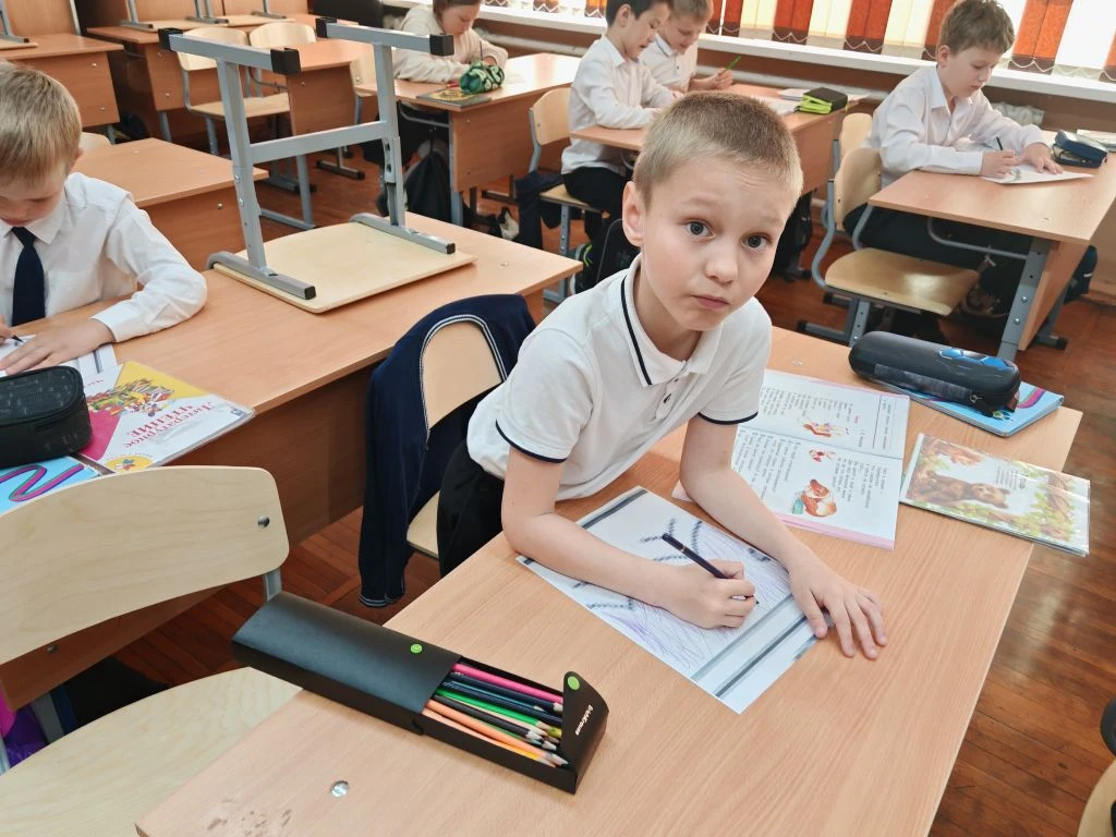 🏺 В гостях у истории: как первоклассники собирали древний кувшин  В 1 «Е» классе прошёл необычный ур