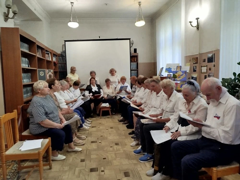 🌟 9 июня в читальном зале Центральной библиотеки состоялся вдохновляющий концерт, посвященный Дню Р