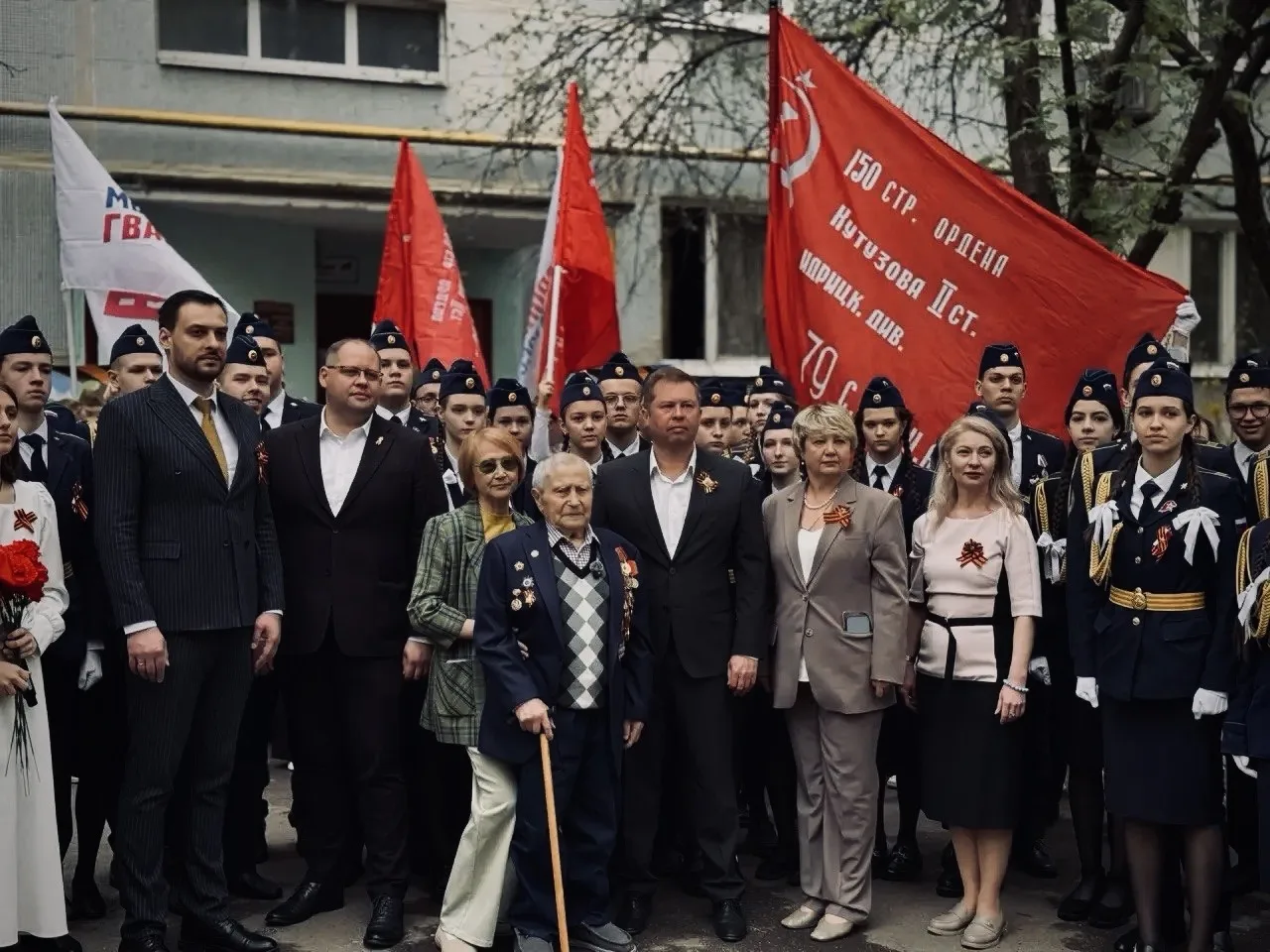 🕊 Парад Победы у дома ветерана.   В #КадетскаяШкола45 (МОУ Кадетская школа, г.о. Люберцы) прошла тро