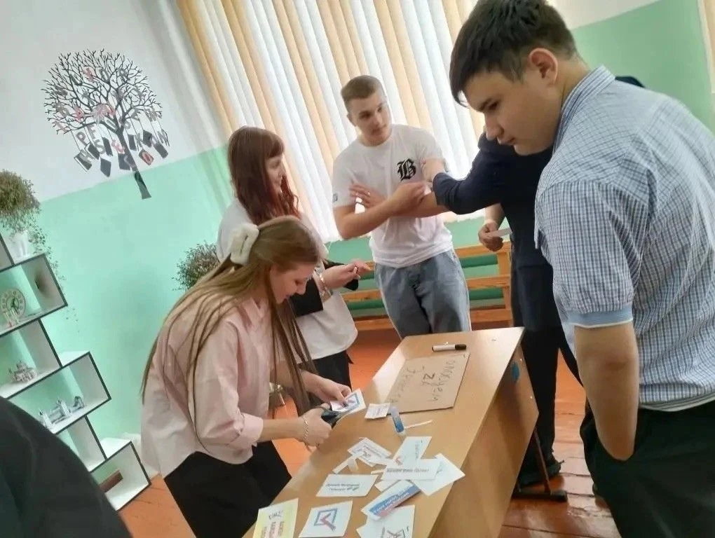 Старшеклассники Ирбейско-Саянского округа попробовали себя в роли избирателей и политтехнологов
 
Ув