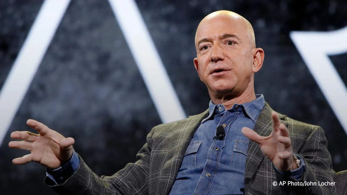 🚀 Blue Origin планирует запустить тяжелую ракету New Glenn в декабре, заявил Джефф Без...