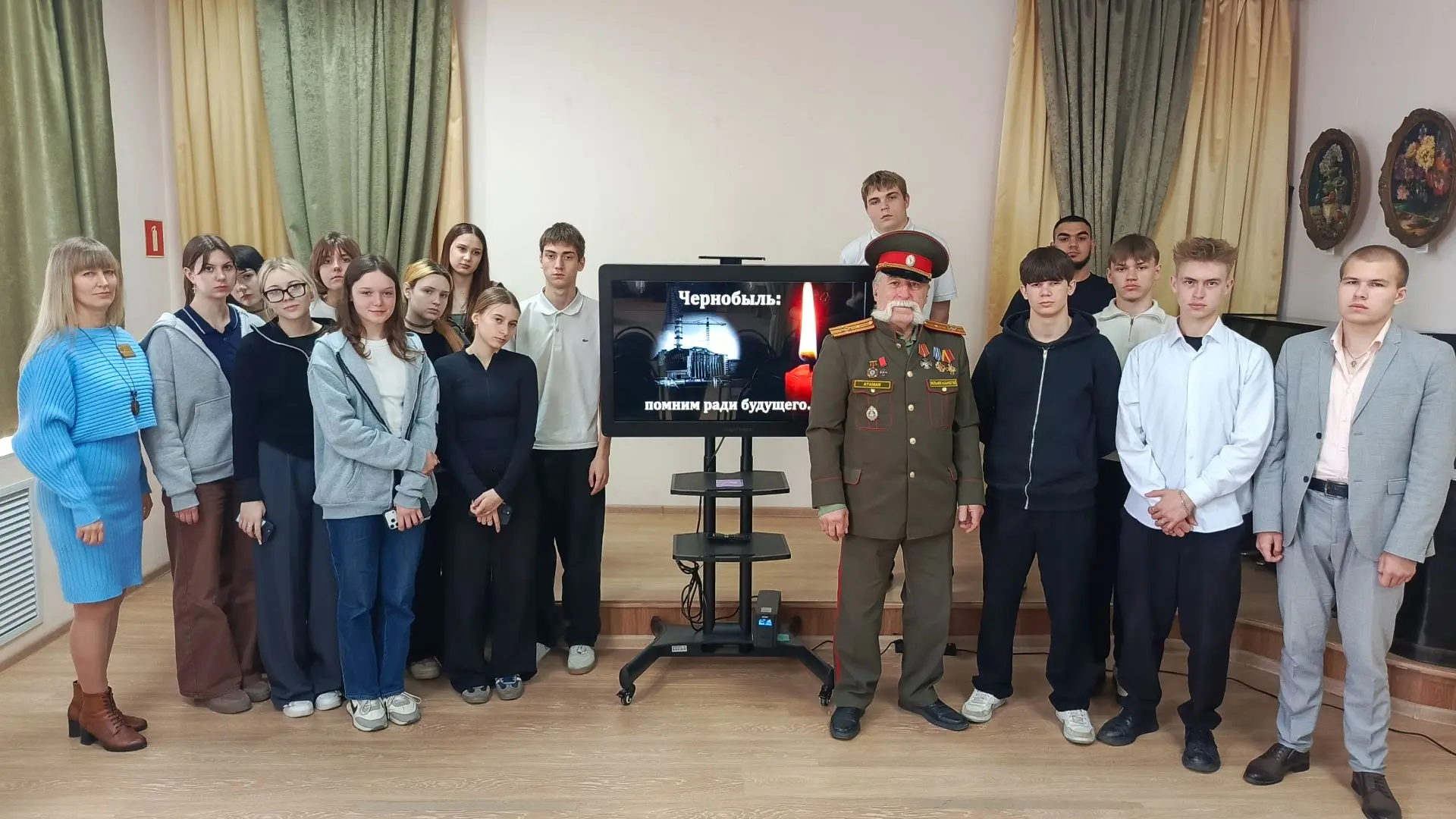 🏛 Cтуденты группы ЗУ-21 отделения профессиональных технологий Ейского полипрофильного колледжа с кур