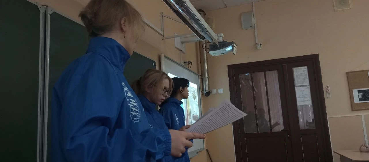 📢 Школьный патриотический урок: "Крым – часть России"  18 марта в нашей школе прошли тематические вс