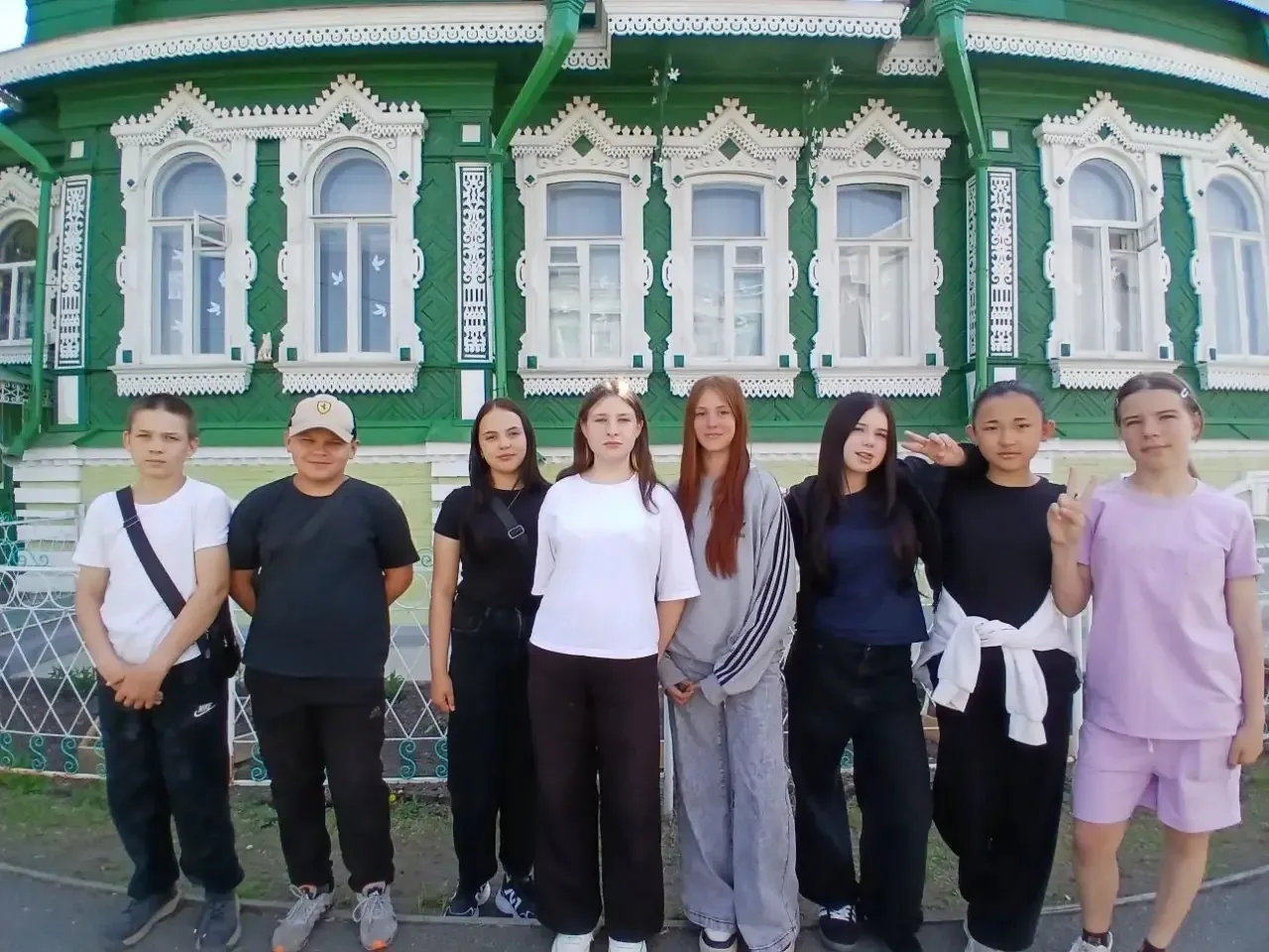 🎒✨ Путешествие в прошлое: наши школьники в краеведческом музее!