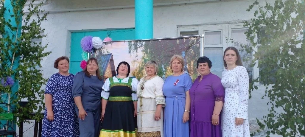 12 июня  Жители и гости села Кирилловка собрались, чтобы отметить сразу два важных праздника — День 
