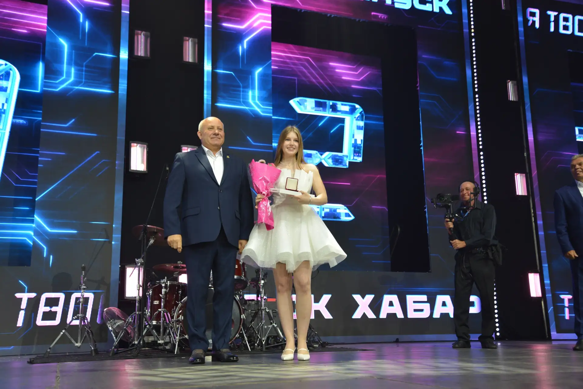 🏆 ПОЛИНА ЛОПАТИНА – В ЧИСЛЕ ЛУЧШИХ!

В «Платинум арене» мэр города вручил нашей Полине почётный зна