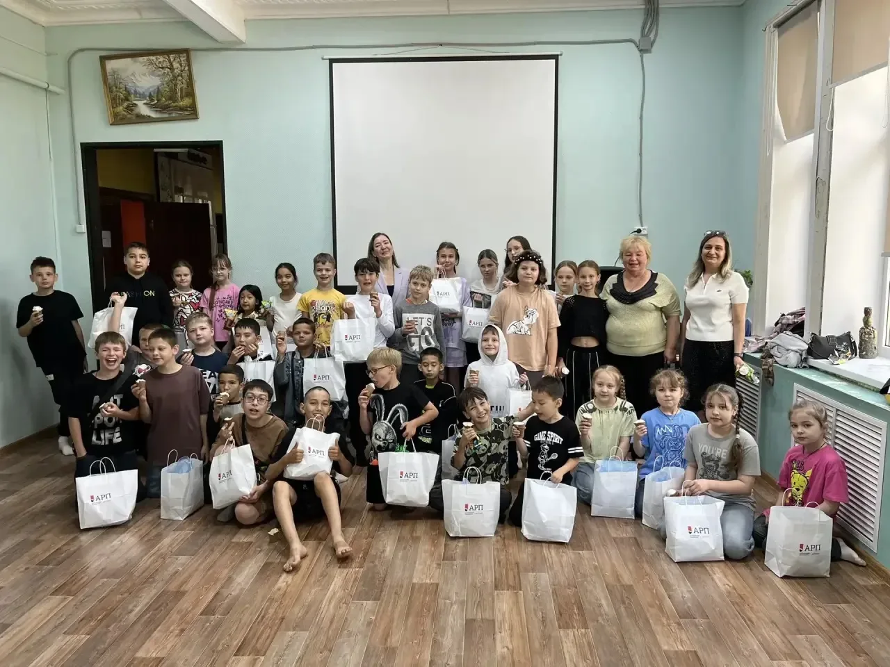 🎈 День защиты детей в подростковых клубах прошел ярко и незабываемо! В этот праздничны...