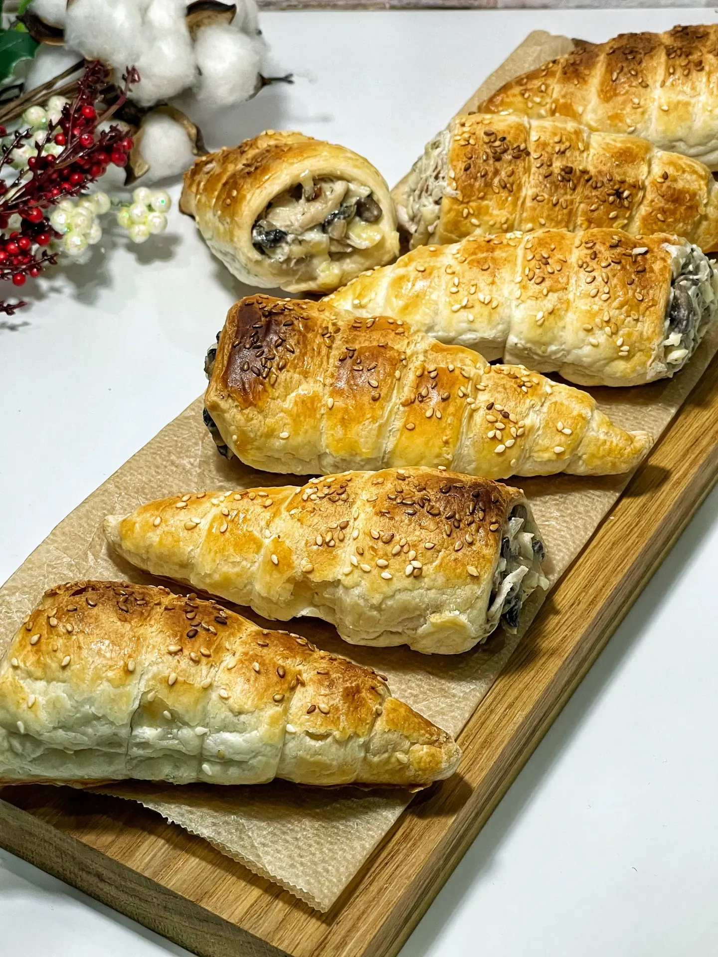 Трубочки с грибной начинкой .

Оригинальная и вкусная закуска к праздничному столу и не только 

Нео