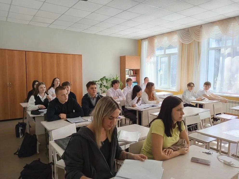 🌟 Будущее начинается сегодня: в 9-х классах прошла защита итоговых проектов! Сегодня в нашей школе к