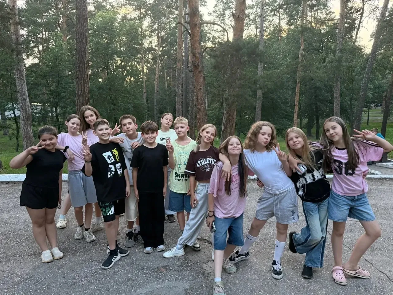 Фомина Полина, 4 «Б» класс

Моё лето проходит очень активно. В начале июня мы с дедушкой на пару дне
