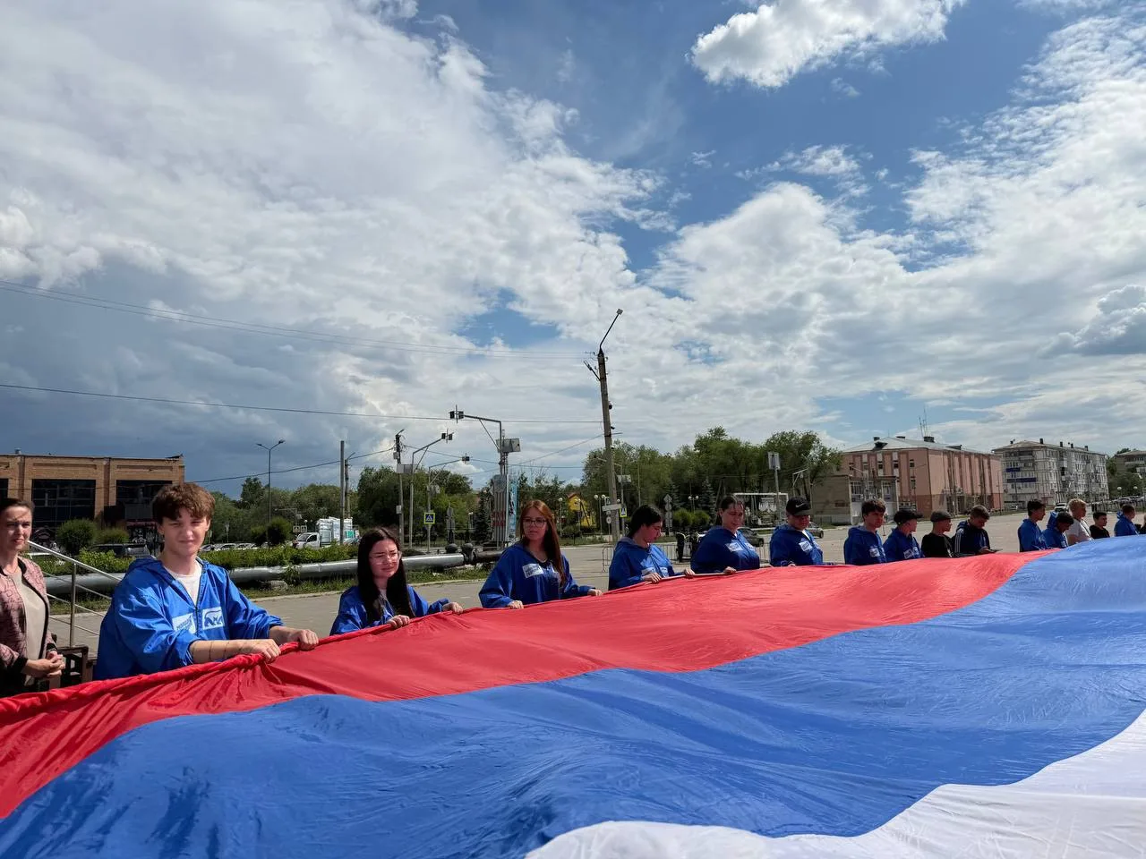 🇷🇺Молодая Гвардия Единой России по всей стране проводит мероприятия ко Дню России