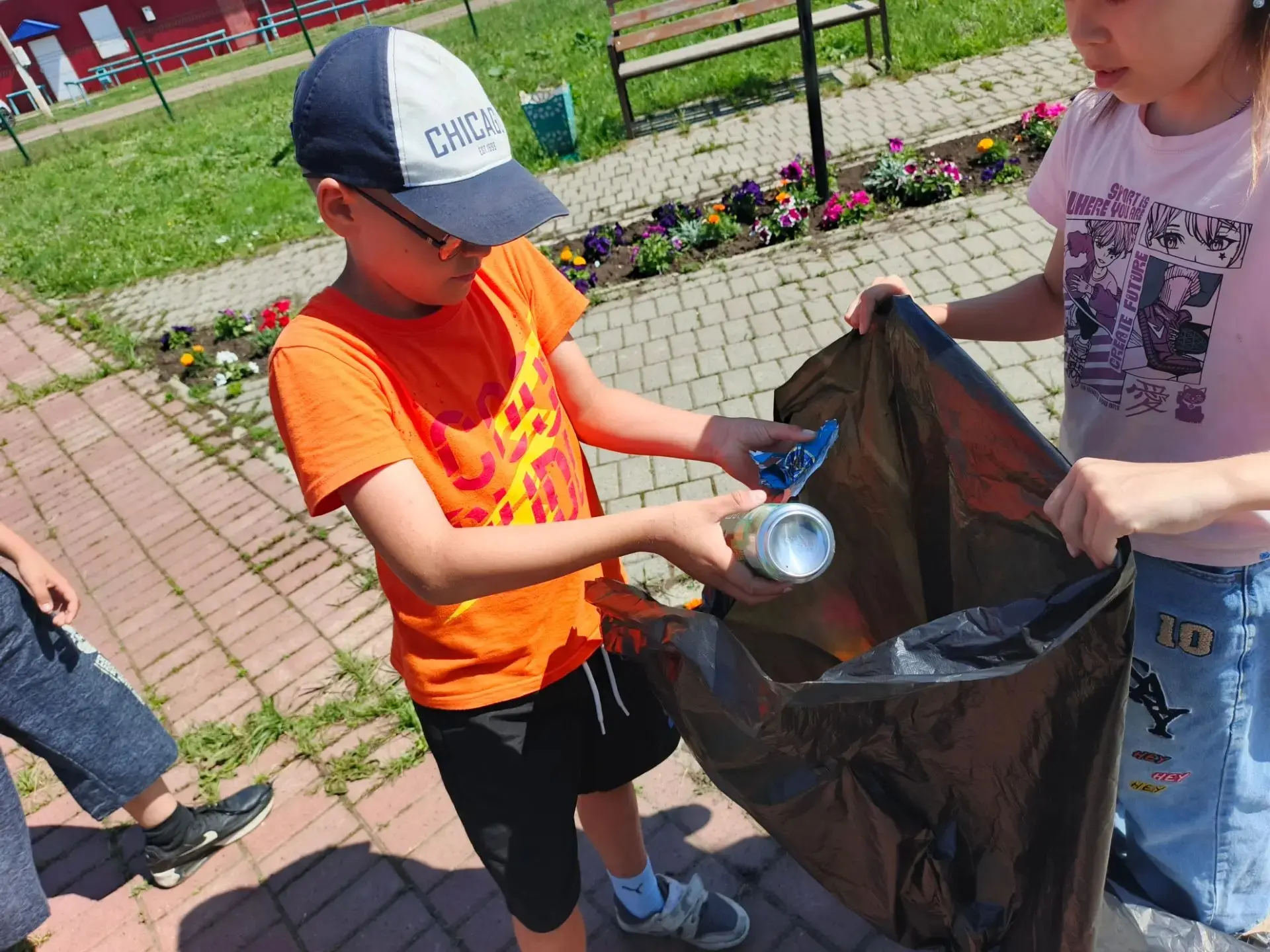 🌈15-й день лагерной смены: "Луч заботы"
☀️Пятнадцатый день нашей смены начался с бодрой традиционно