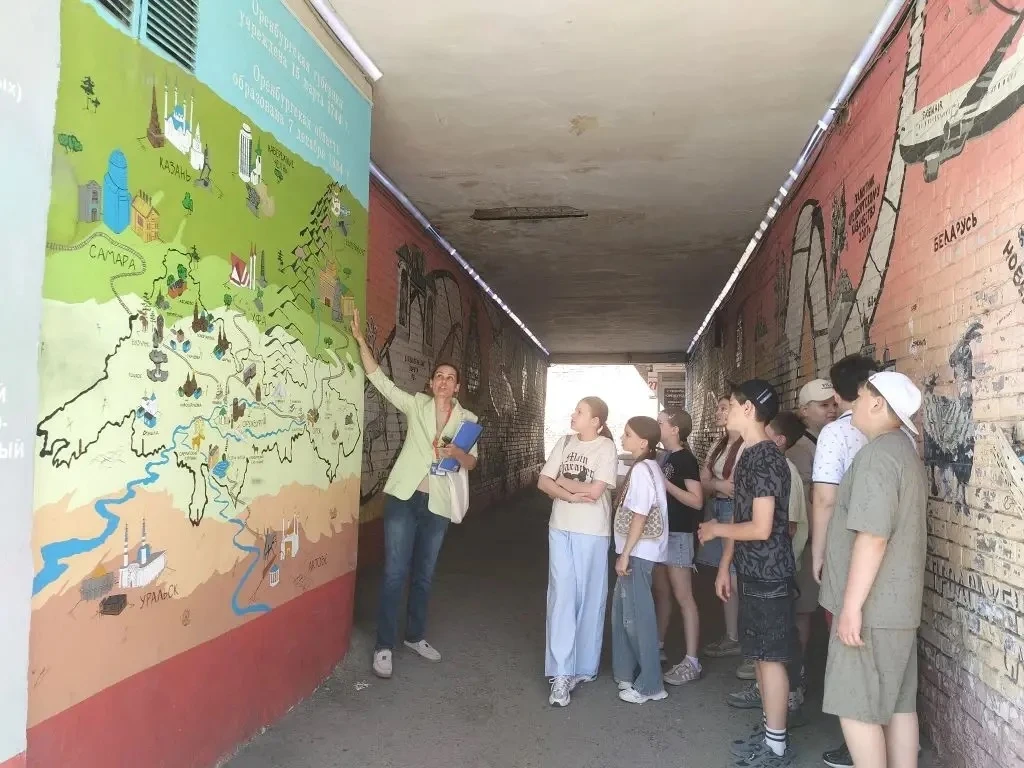 🥳 Городской детектив: 5 «В» на страже истории Оренбурга!  Сегодня наш 5 «В» класс вместе с классным 