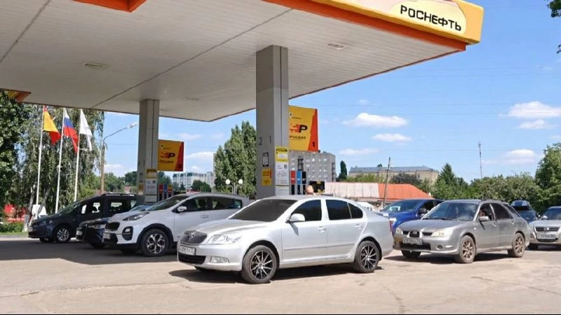 ⛽ Воронежцы стали реже ездить на машинах из-за цен на бензин.

По данным опроса, 37% жителей Воронеж