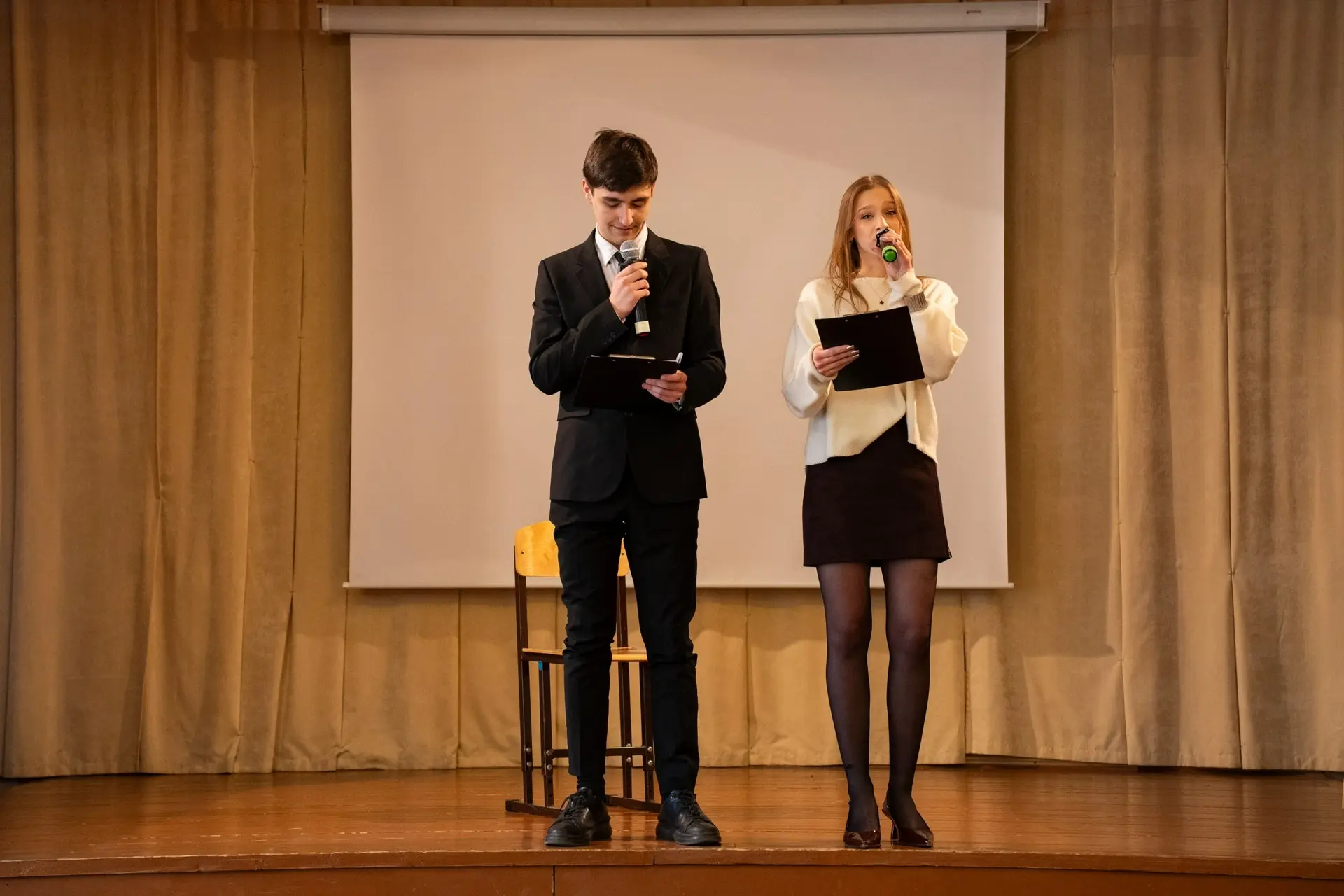 Весенние праздничные концерты прошли в Инженерной школе №1581! 💐   У нас прошли потрясающие празднич
