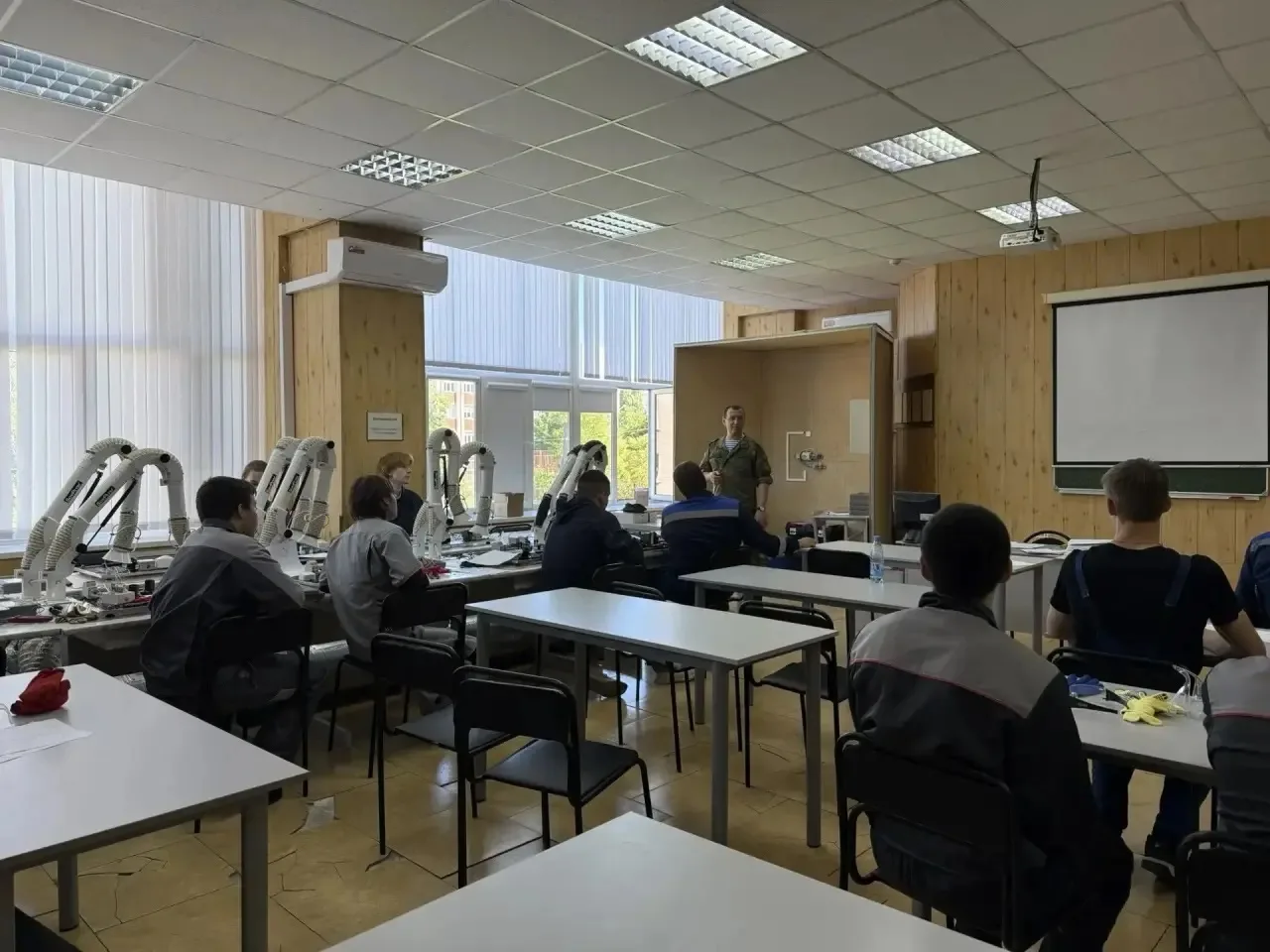 Профессиональная ориентация студентов: о службе в войсках беспилотных систем
 
15 июня было организо