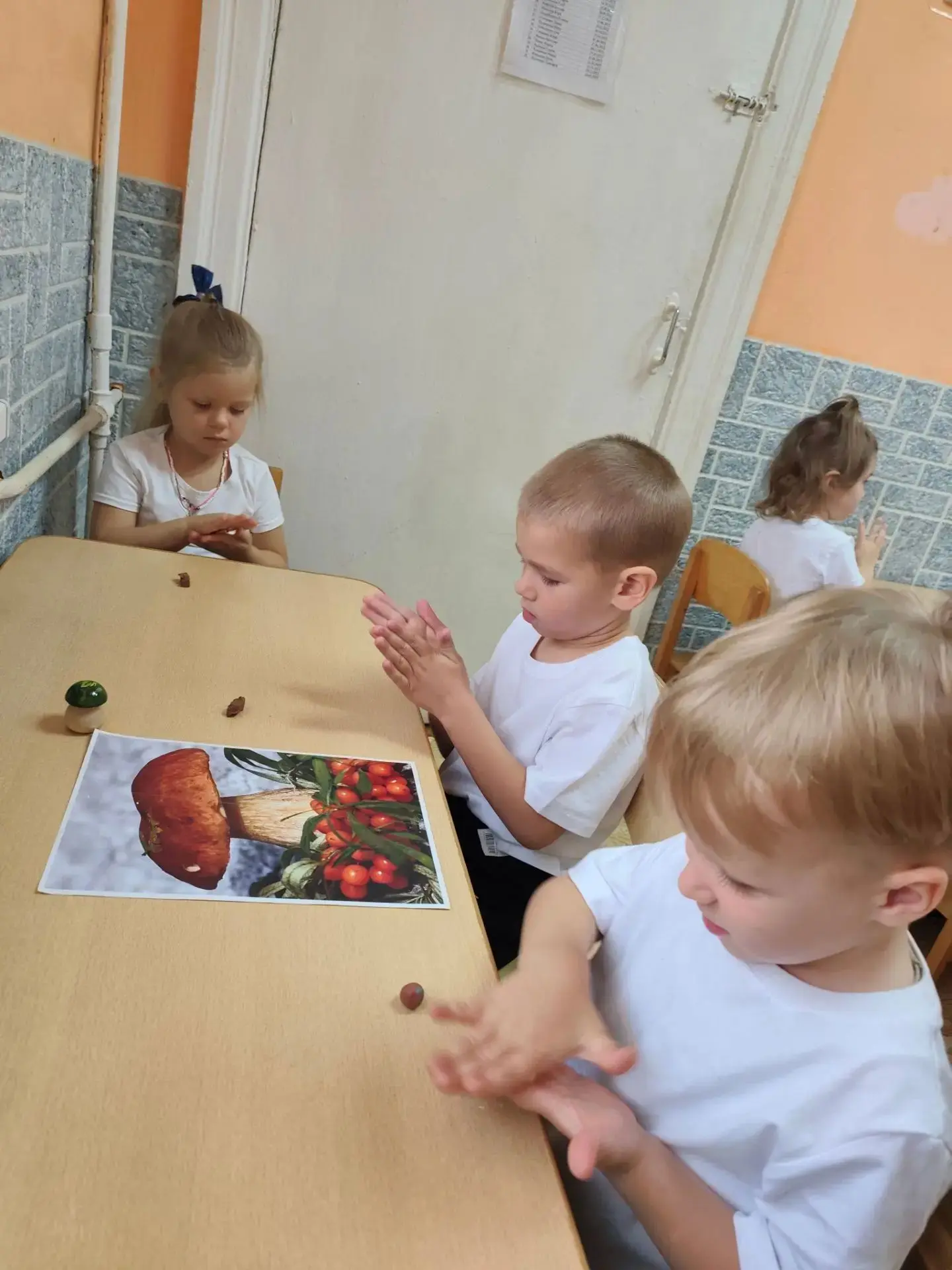 🍄🍄🍄В средней группе дошкольного отделения № 2 прошло увлекательное занятие по лепке ...