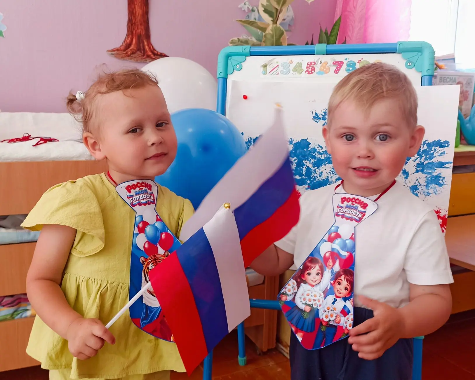 🇷🇺С ДНЕМ РОЖДЕНИЯ, РОССИЯ!
Наши малыши в преддверии праздника стали настоящими художниками 🇷🇺 Он