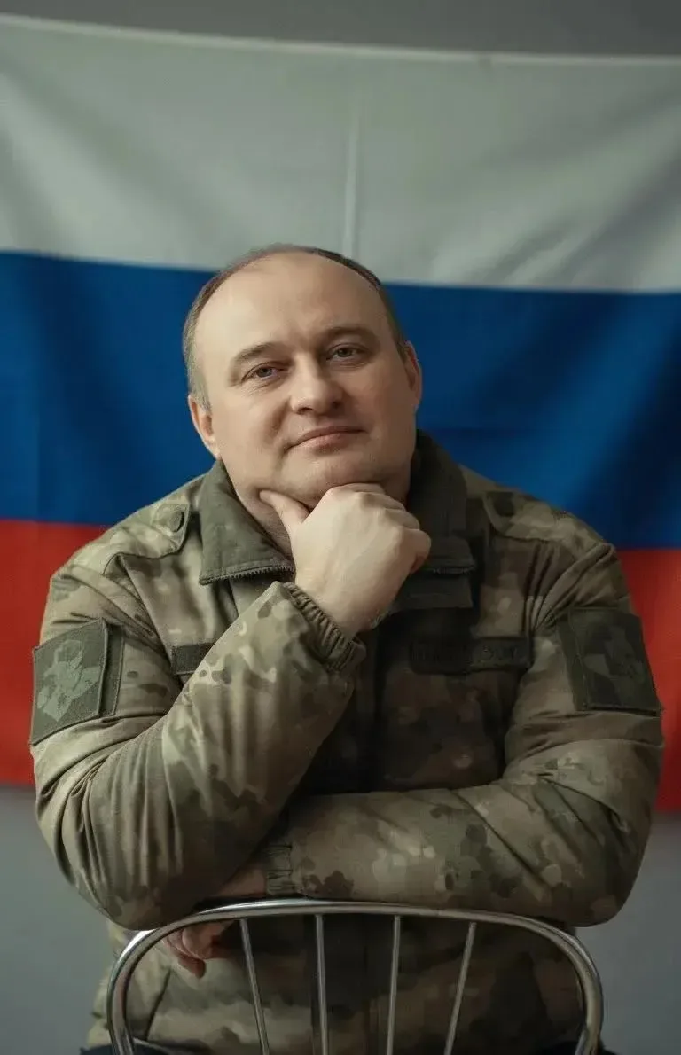 🎖️ «Диалог с Героем»: учащиеся гвардейского класса пишут письмо наставнику и настоящему герою — Арт