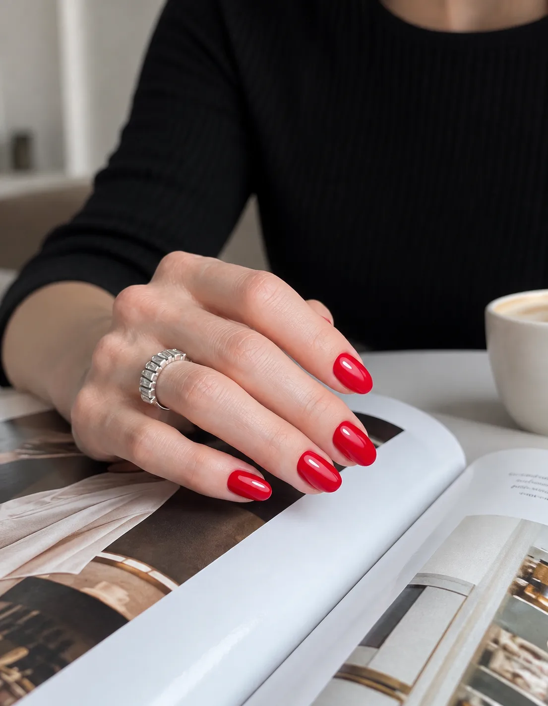 Сегодня без сложных решений — выбираем красный ❤️Есть цвета, к которым возвращаешься сн...