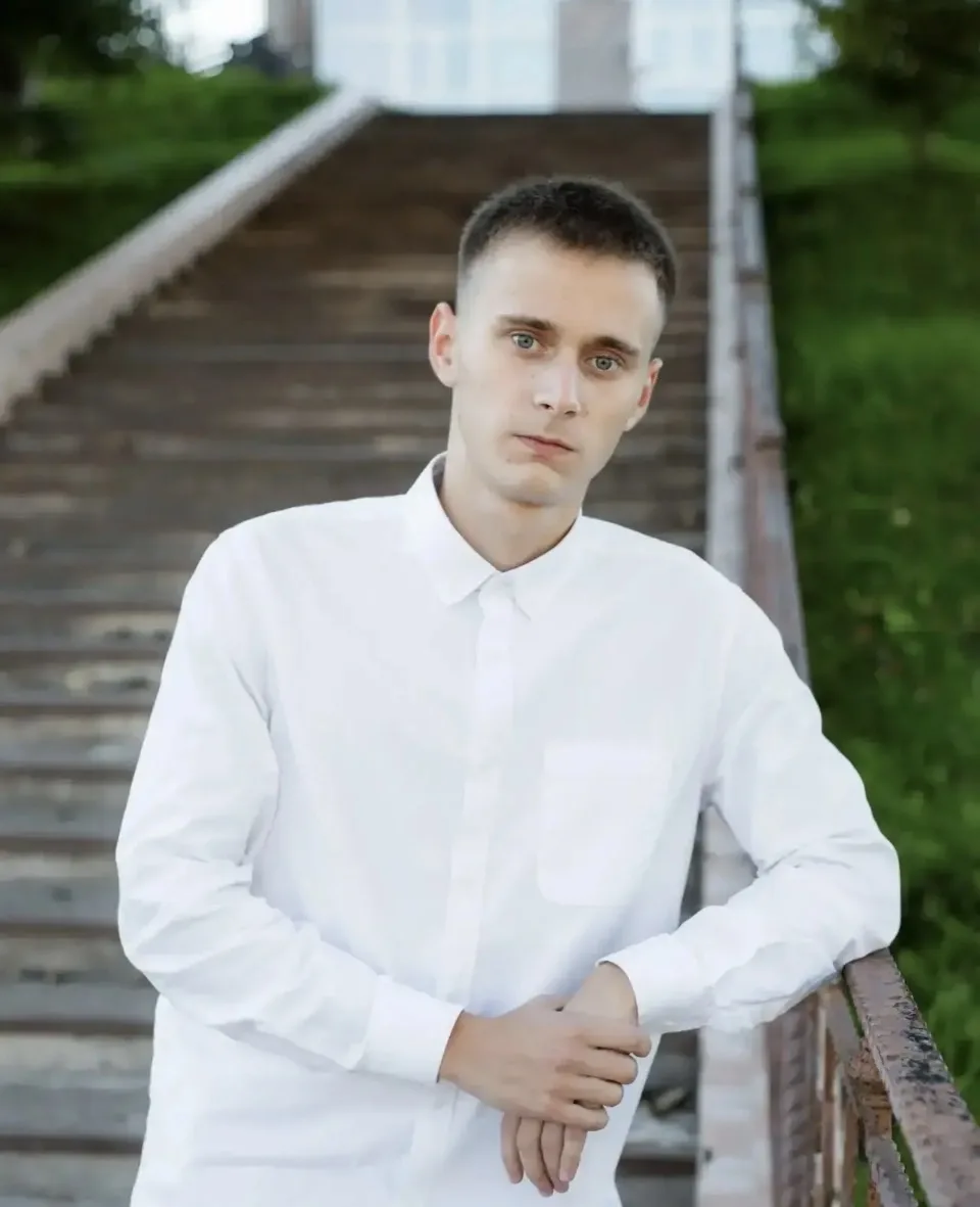🎓 Выпускник нашей школы получил 100 баллов на ЕГЭ по русскому языку

Артём Колобов набрал максималь