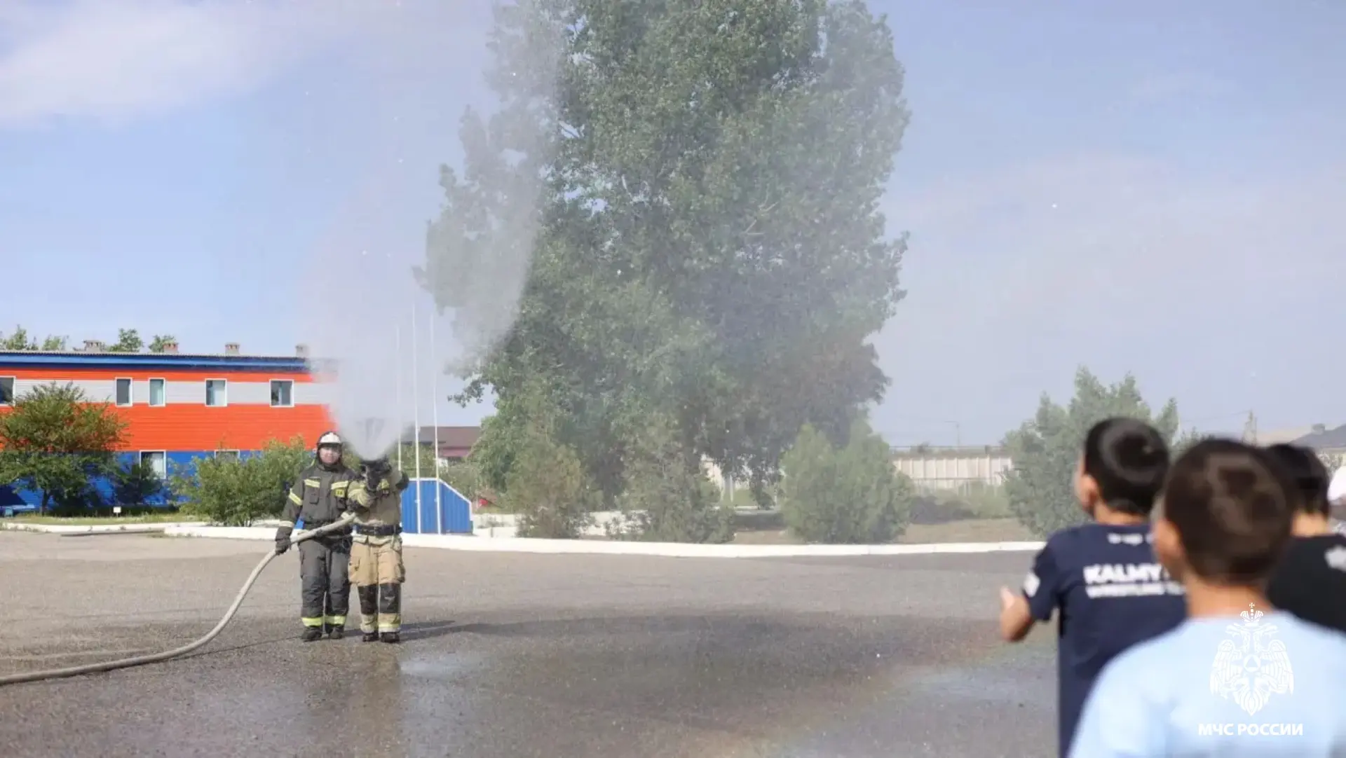 🚒 В гостях у огнеборцев: школьники  побывали на экскурсии в 18-й специализированной пожарно-спасател