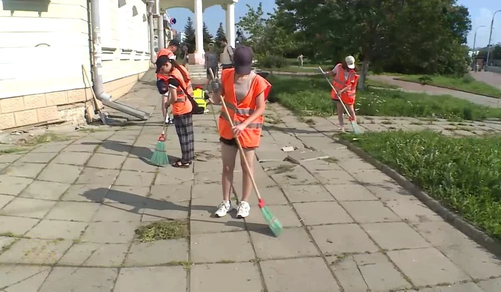 С начала года в Орловской области нашли работу 2018 подростков
