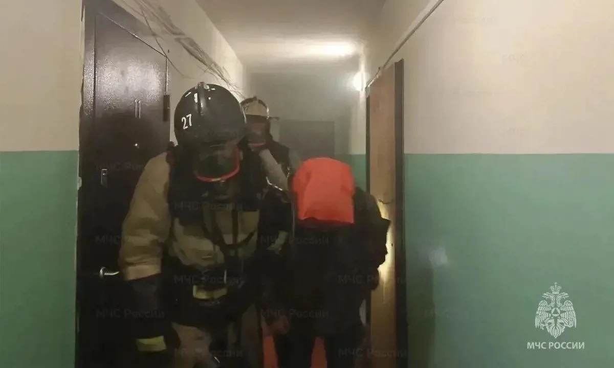 🔥В Братске короткое замыкание вызвало пожар в 9-этажке