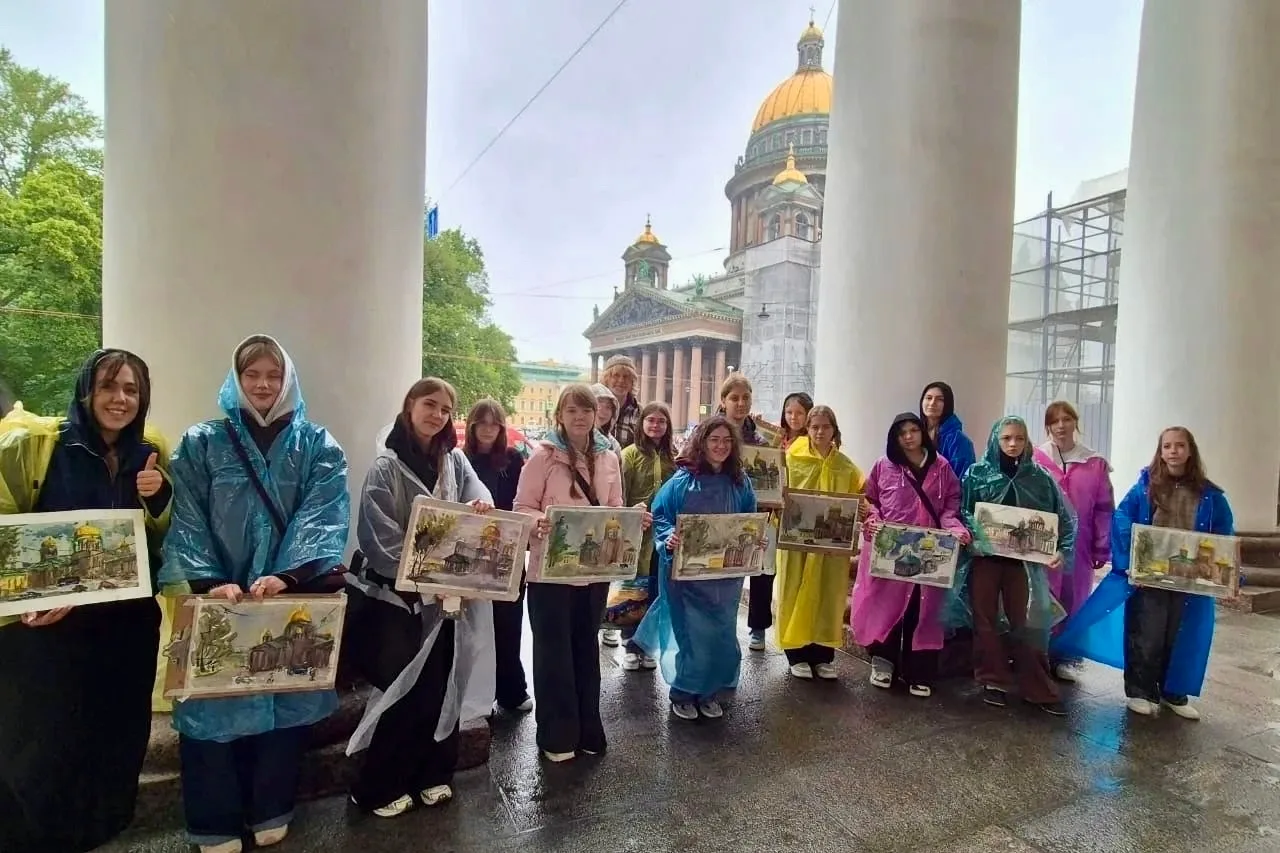 Петербург глазами юных художников 🎨

Второй день творческой поездки воспитанников Буденновской детс