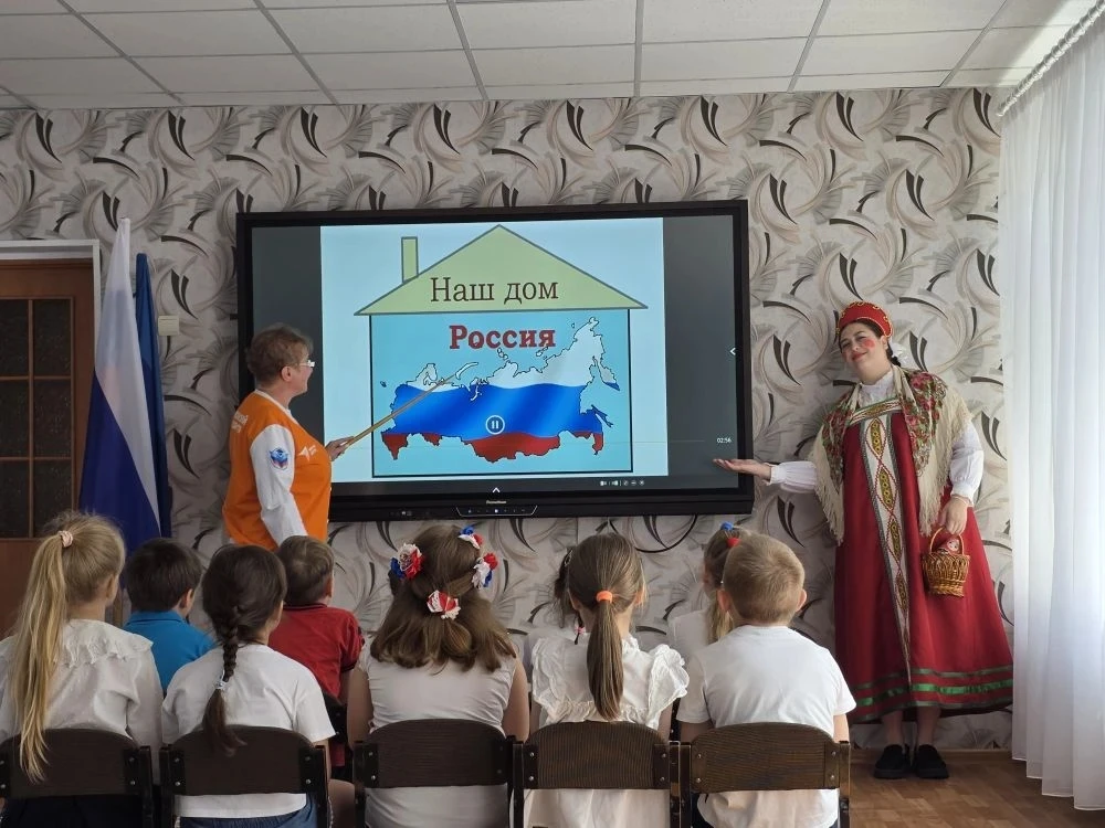 «Орлята-дошколята» - Россия 🇷🇺 в наших сердцах! 🤍❤️ 💙
      12 июня в нашей стране отмечается Де
