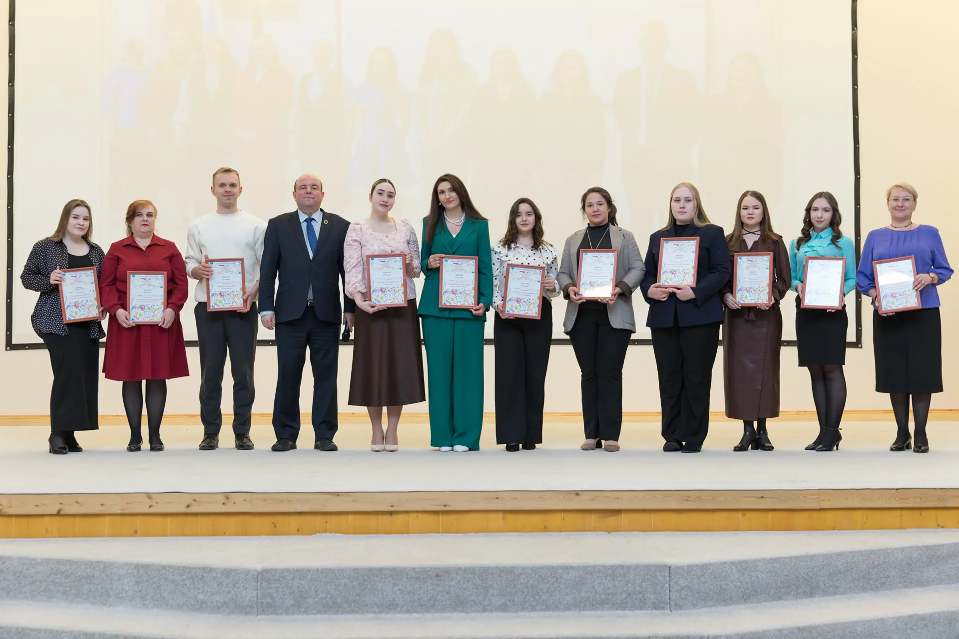 🎉 Праздничный концерт в лицее имени генерал‑майора Хисматулина В. И. 🎉  📆 6 марта в нашем лицее сост