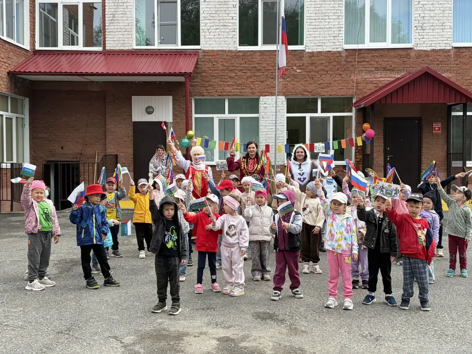 «С днём рождения, любимая Тюменская область!» 🎈